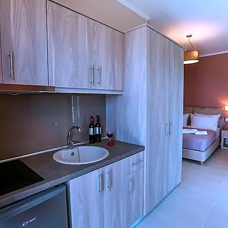 Hotel Petani Vovikes