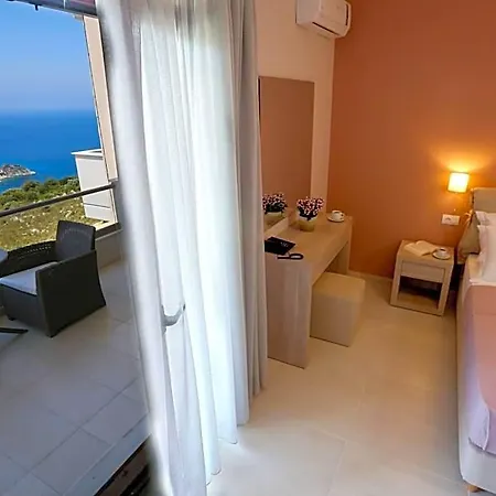 Hotel Petani 3*
